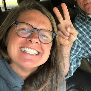 Meet your Posher, Lori